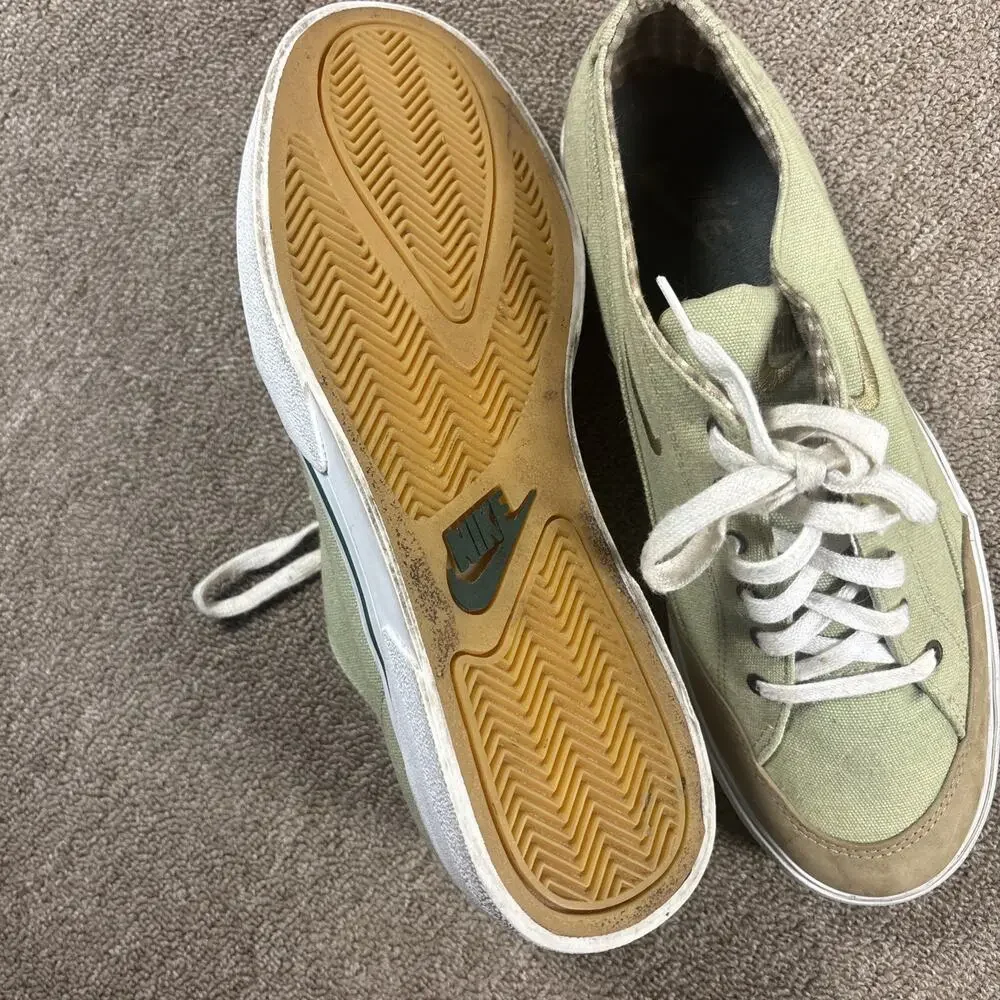 Vintage NIKE GTS Men’s Canvas Skate Shoes Sage Green Brown Plaid Lined 8.5